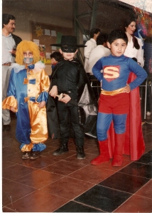 De derecha a izquierda: Eduardo Picart, Luis torres, Sebastián González. Aniversario del colegio San Andrés 1993